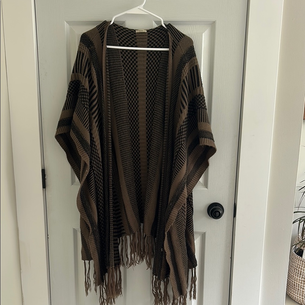 Ecote Tan and Black Knit Sweater